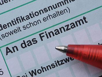 Bei der Steuererklärung müssen Ehrenamtliche einiges beachten. Armin Weigel/dpa