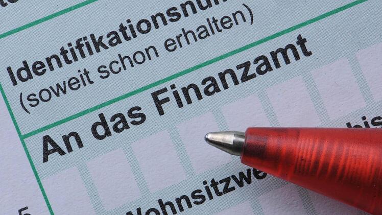 Bei der Steuererklärung müssen Ehrenamtliche einiges beachten. Armin Weigel/dpa