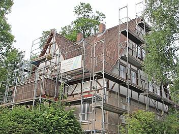 Das Pfarrhaus wird gerade saniert. Wann wieder ein Pfarrer einzieht, ist noch offen. Foto: Heike Beudert