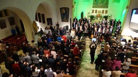 Mit verschiedenen Gastakteuren feiert der Nordhalbener Chor GemeinSangkeit sein 15-jähriges Bestehen mit einem glanzvollen Jubiläumskonzert in der Pfarrkirche St. Bartholomäus. Norbert Neugebauer