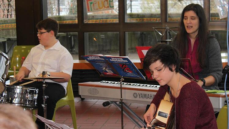 Sie begleiteten die Sänger.