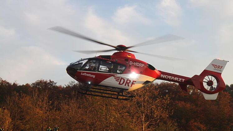Ein Helikopter brachte die Frau nach Bayreuth. Foto: Jann Weckel