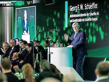 Georg F. W. Schaeffler, Gesellschafter und Aufsichtsratsvorsitzender der Schaeffler AG, bei seiner Rede anl&auml;sslich der Jubilarfeiern.