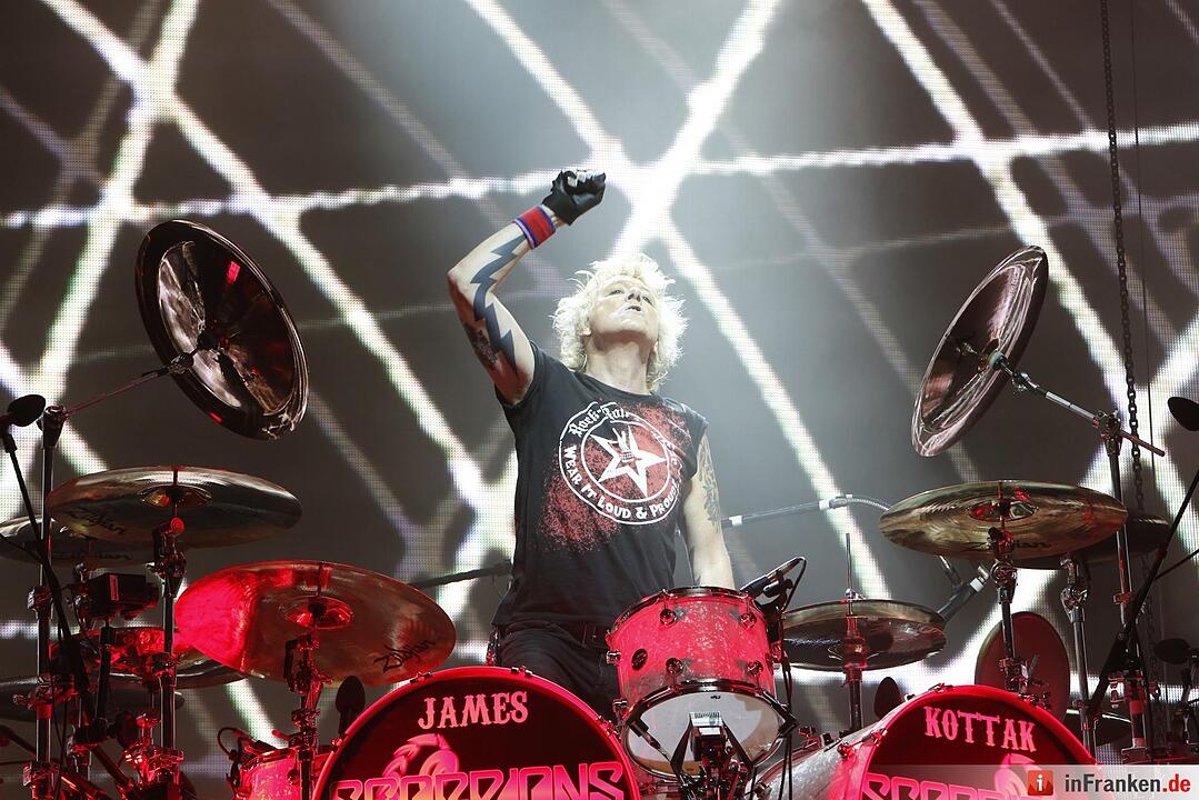 Scorpions19
