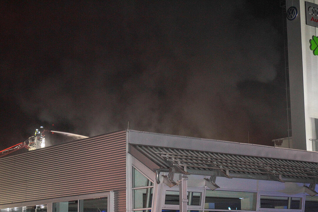 Werkstatt in Nürnberger Autohaus brannte
