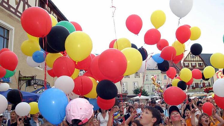 2008: Auftakt mit Luftballonwettbewerb für KinderBR-Archiv