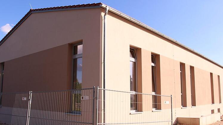 Der Neubau ist wohl im September fertiggestellt und wird dann von der Verwaltung bezogen. Yannick Hupfer