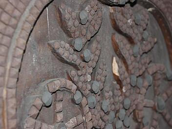 Das genagelte Wappen ist noch gut erhalten. Foto: Miriam Hegner