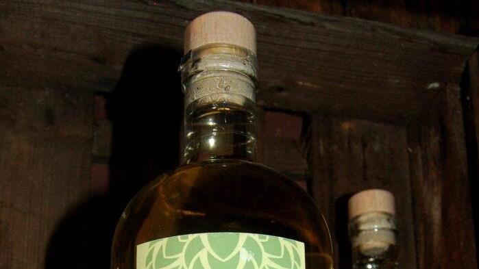 Hopfen-Gin von Kris EmmerlingAndrea Spörlein