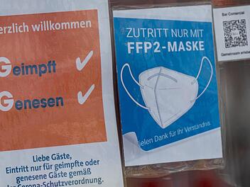 Entscheidend für notwendige Maßnahmen sind die Zahlen des Robert-Koch-Instituts. Deshalb verzichtet das Landratsamt ab sofort auf die Veröffentlichung eigener Zahlen.