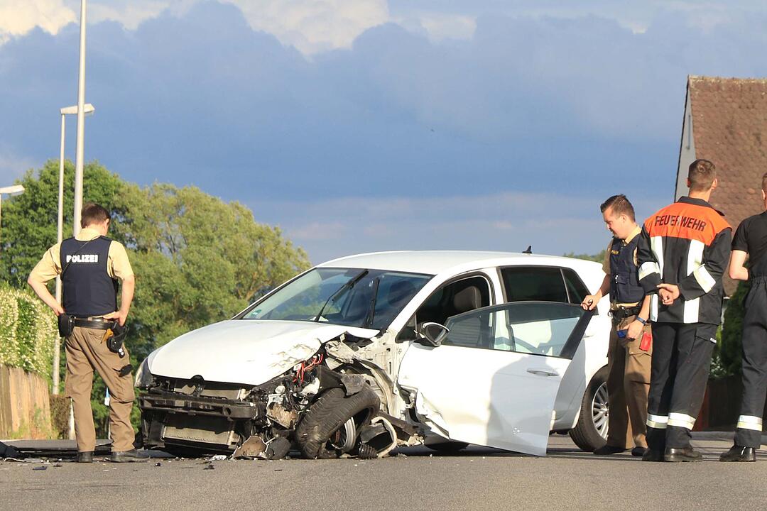 Betrunkener prallt in Gegenverkehr in Mühlendorf