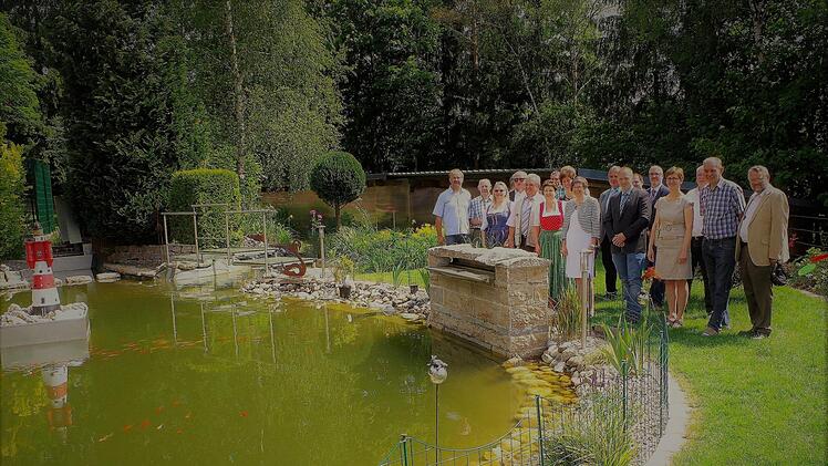Der "Tag der offenen Gartentür" wurde in diesem Jahr stellvertretend für ganz Oberfranken in Windheim eröffnet. Viel Anerkennung fand das Gartenparadies von Ursula und Josef Trebes. Foto: Gerd Fleischmann