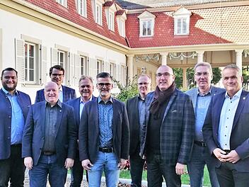 Zehn Bürgermeister aus deutschen Staatsbädern trafen sich im Staatsbad Bad Bocklet zum dreitägigen Erfahrungsaustausch (von links): Marco Gauger (Bad Wildbad), Karl-Eugen Engler (Badenweiler), Dirk Tolkemitt (Bad Salzuflen), Heinz-Dieter Krüger (H...