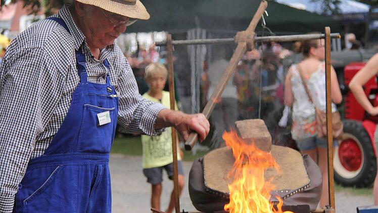Die Kinderschmiede mit Schmied Georg Biernoth aus Obersfeld.
