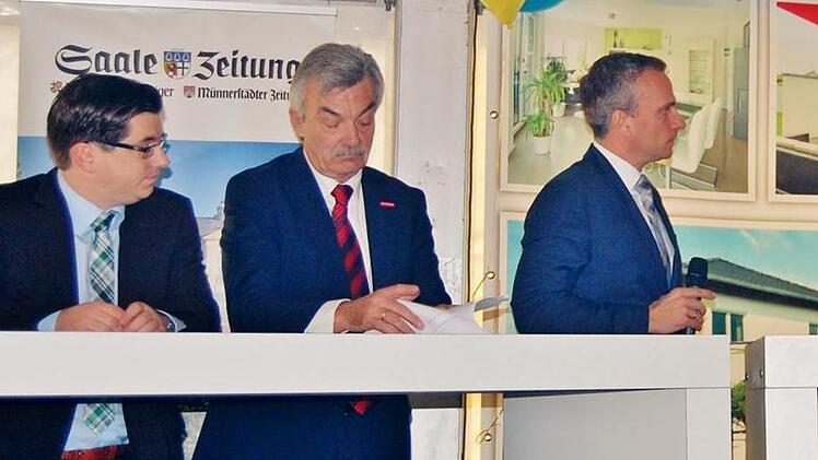 Moderator Alexander Subat (r.), Geschäftsführer der Saale-Zeitung, leitete die Diskussion mit Marco Beier (li.), Leiter der Bad Kissinger Arbeitsagentur, und Rolf Lauer, Geschäftsführer der Handwerkskammer Unterfranken