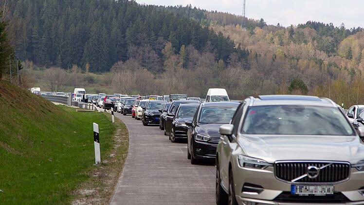 Unfall auf der A73 sorgt f&uuml;r massiven Stau