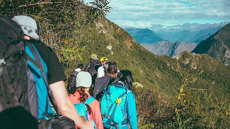 Wanderrucksäcke unterscheiden sich in vielen Merkmalen. So findest du den Rucksack, der zu dir und deinem Abenteuer passt.