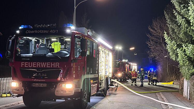 Garagenbrand in Oberkotzau: Zwei Autos zerst&ouml;rt