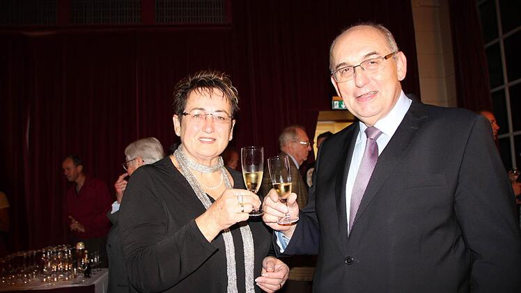 Auch der stellvertretende Landrat Alfred Schrenk besuchte zusammen mit seiner Frau das Herbstkonzert des Bayerischen Kammerorchesters Bad Brückenau. Foto: Ulrike Müller