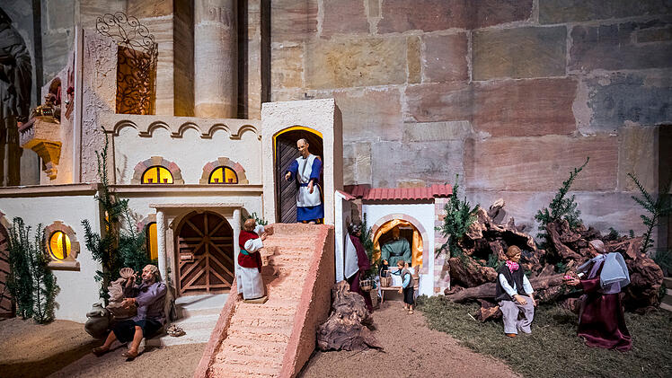 Aufbau der Krippe im Bamberger Dom