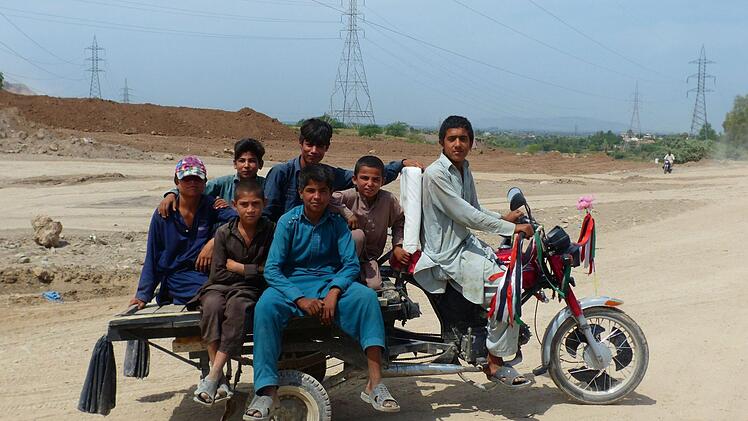 Hab den Wagen voll geladen -gesehen in Pakistan.