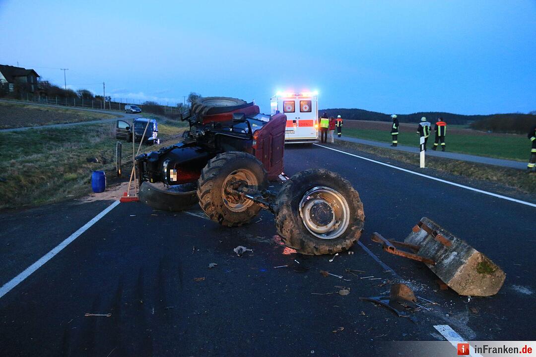 Hafenpreppach: Pkw kollidiert mit Traktor