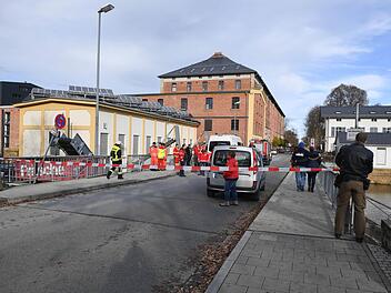 Einsatz am Wasserkraftwerk in Gaustadt  Foto: Ronald Rinklef