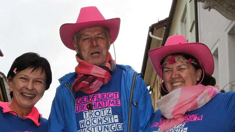 Jährlich am 3. Oktober laufen in Bad Brückenau Frauen zugunsten der Brustkrebsvorsorge. Foto: Ulrike Müller