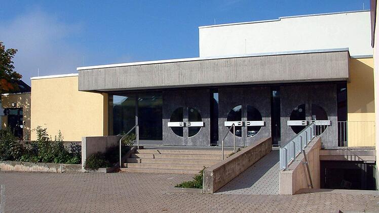 Der Eingangsbereich der Sander Turnhalle
