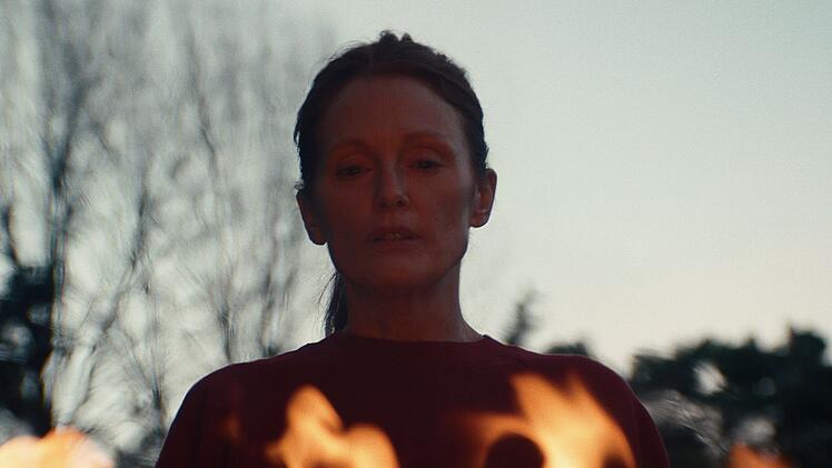 Im Apple-Film "Echo Valley", einer Mischung aus Familiendrama und Thriller, spielt Oscar-Preisträgerin Julianne Moore die Mutter einer schwierigen jungen Frau (Sydney Sweeney), die in einer Notsituation über sich hinauswachsen muss.