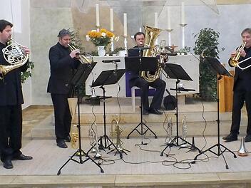 Das Ensemble "Classic Brass" während seines Konzertes in der Auferstehungskirche in Poppenlauer Foto: Björn Hein