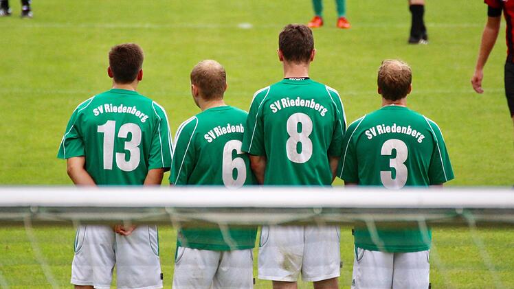 In diesen Trikots des SV Riedenberg steckten vergangene Saison auch Spieler des SC Oberbach - und künftig welche vom SV Wildflecken.Sebastian Schmitt