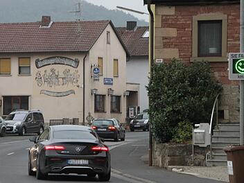 Autofahrer bekommen seit kurzem ein digitales Lächeln geschenkt, wenn sie in der Nüdlinger Ortsdurchfahrt mit angepasster Geschwindigkeit fahren.Heike Beudert