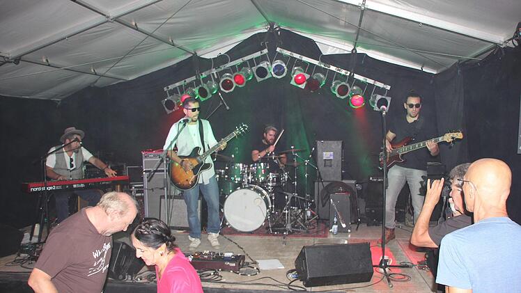 Kid Colling und seine Band waren Opener der Schmölzer Blues-Tage.Friedwald Schedel