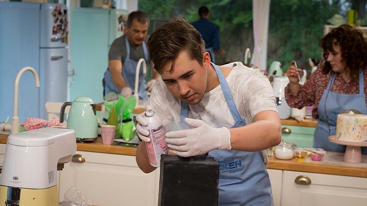 Daniel Moll ist mit 19 Jahren jüngster Kandidat bei "Das Große Backen".