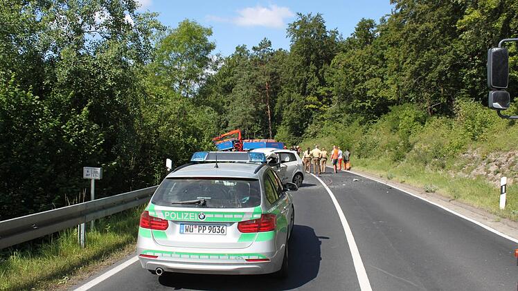 Ein junger Mann wurde am Dienstag bei einem Unfall auf der B287 schwerst verletzt. Foto: Thomas Mäuser