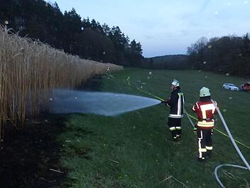 Die Feuerwehr an der Einsatzstelle Foto: Thomas Weichert