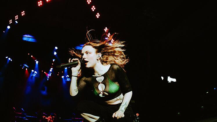 S&auml;ngerin Amy und ihre Kollegen der Punkband Witchfever aus Manchester m&uuml;ssen auf ihrer Europa-Tournee gro&szlig;e H&uuml;rden &uuml;berwinden.