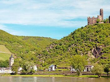 Im Rahmen von Führungen können Besucher an verschiedenen Terminen Burg Maus besichtigen.  Foto: djd/Loreley Touristik e.V.
