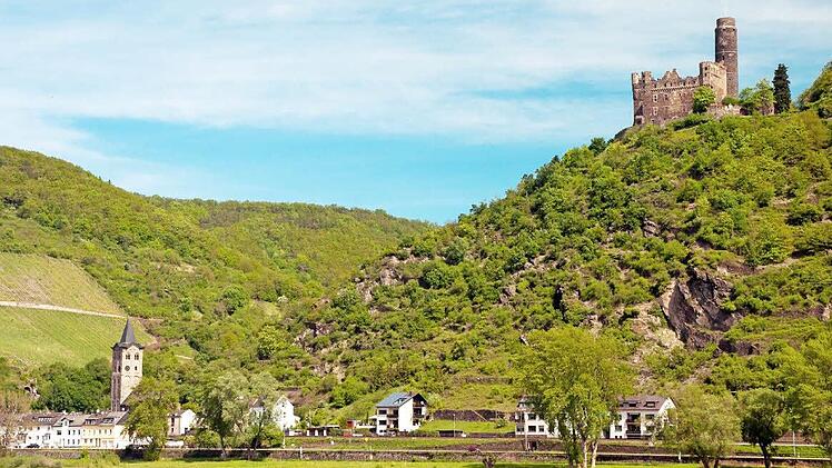 Im Rahmen von Führungen können Besucher an verschiedenen Terminen Burg Maus besichtigen.  Foto: djd/Loreley Touristik e.V.