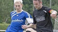 1:1-Unentschieden trennten sich die SpVgg Lettenreuth und der TSV Gestungshausen; Florian Eberth (SpVgg/links) und Tobias Bauer.