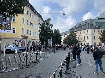 "III. Weg" und Aktivisten aus Antifa-Bewegung trafen in Würzburg aufeinander. Das Fazit der Polizei