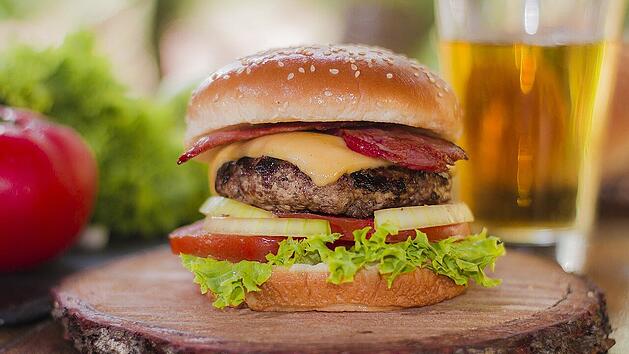 Je nach Belag können Burger zu wahren Kalorienbomben werden.