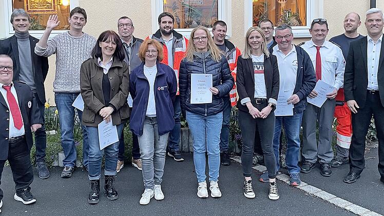 Die BRK-Bereitschaft Lauenstein freut sich über die Ehrung langjähriger Mitglieder.