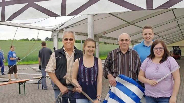 Es packen alle mit an, wenn die Musikkapelle Schönderling ihr Jubiläumsfest feiert unter anderem (von links) Heinrich Schuhmann, Lisa Karges, Reinhold Wießner, Pascal Reh, Carolin Klug-Schäfer.