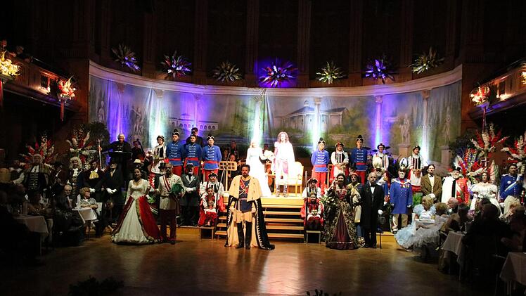 Eindrücke von Rakoczy-Ball und Gläser-Polonaise. Foto: Ralf Ruppert