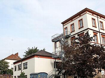 Über 5400 junge Menschen starten heute in Stadt und Land Kulmbach - hier die Obere Schule - ins neue Schuljahr 2017/18.  Foto: Lena Müller