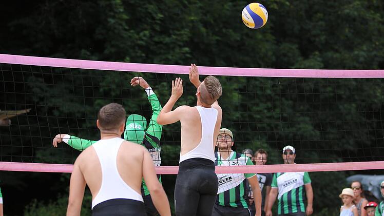 Beachvolleyball-Turnier in Oberbach. Sebastian Schmitt
