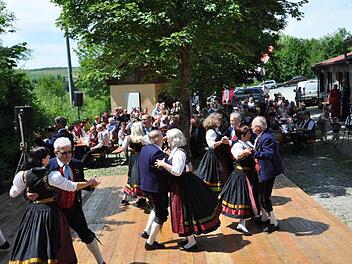 In Aktion: die Maßbacher Volkstänzer während ihrer Jubiläumsfeierlichkeiten Foto: Daniel Wiener