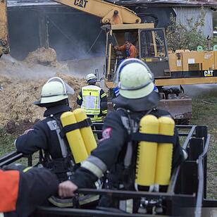 Grossbrand zerstoert Scheune in Puschendorf